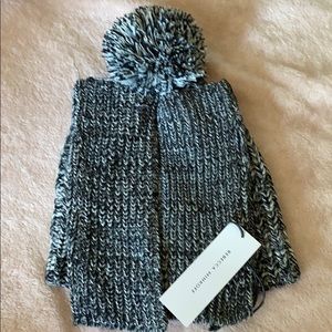Winter hat and arm warmer set